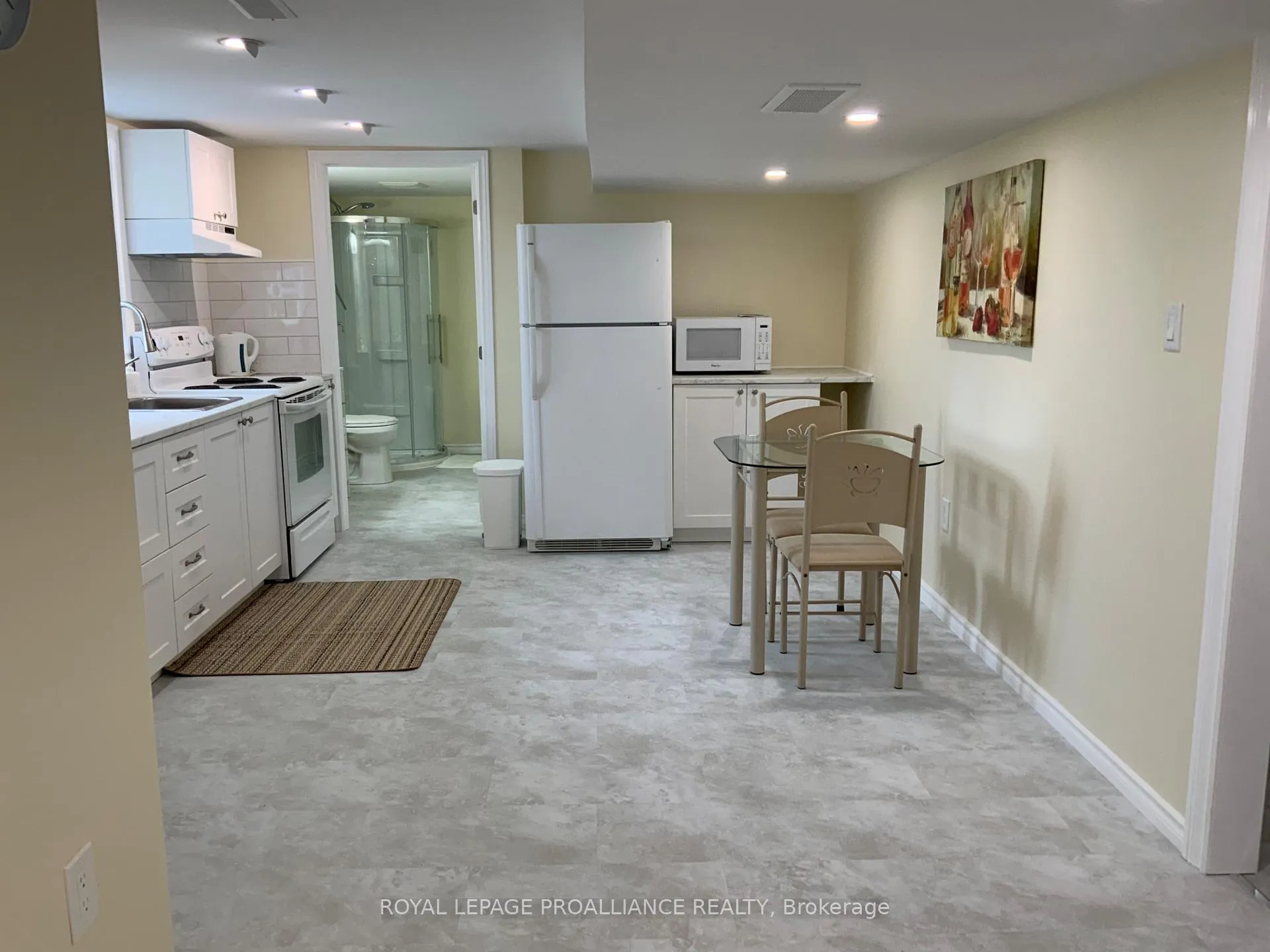 Photo 3 of Unit Lower, 138 Cloverleaf Drive, Belleville, Belleville Ward — HOMEH