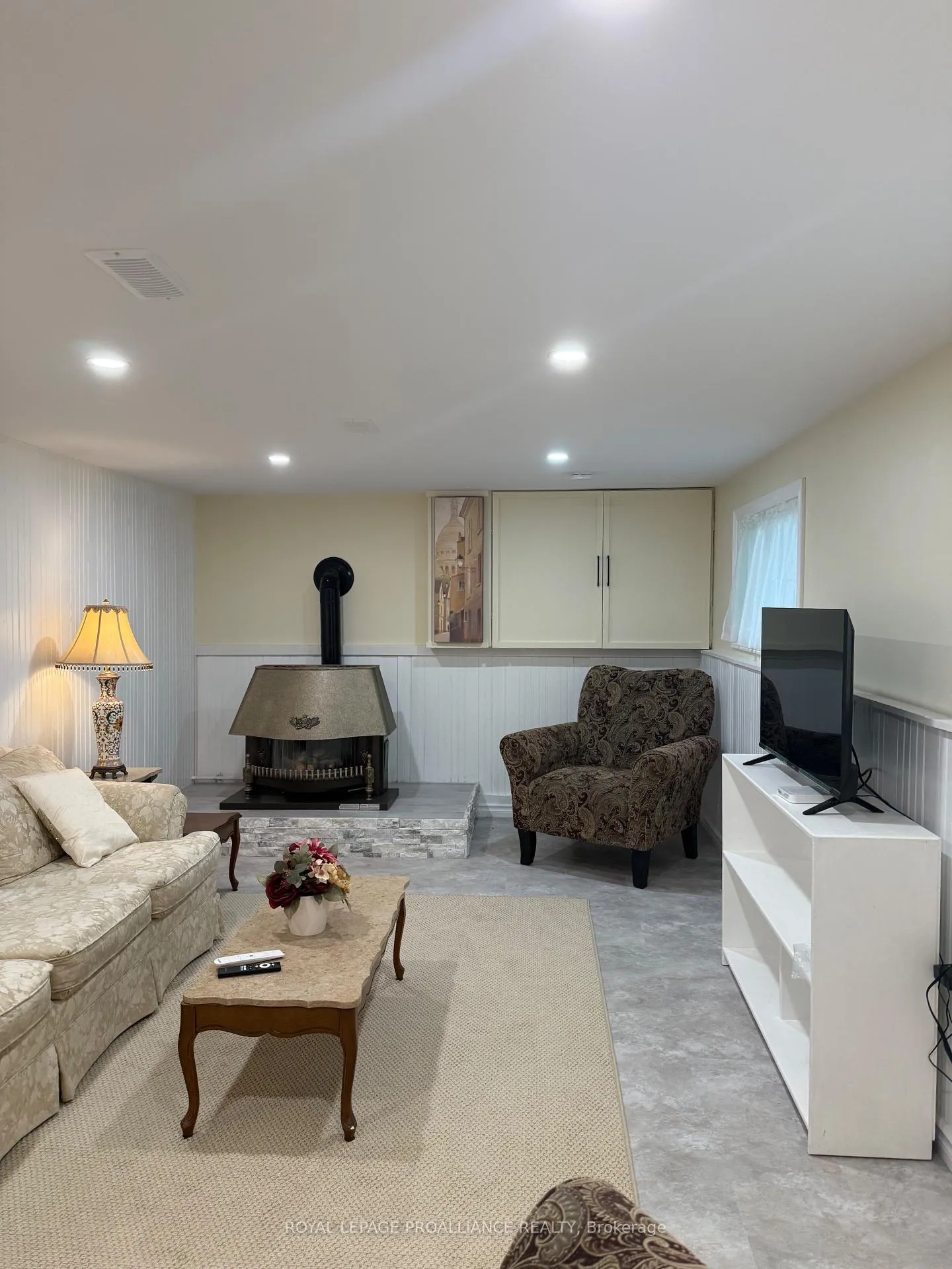Photo 8 of Unit Lower, 138 Cloverleaf Drive, Belleville, Belleville Ward — HOMEH