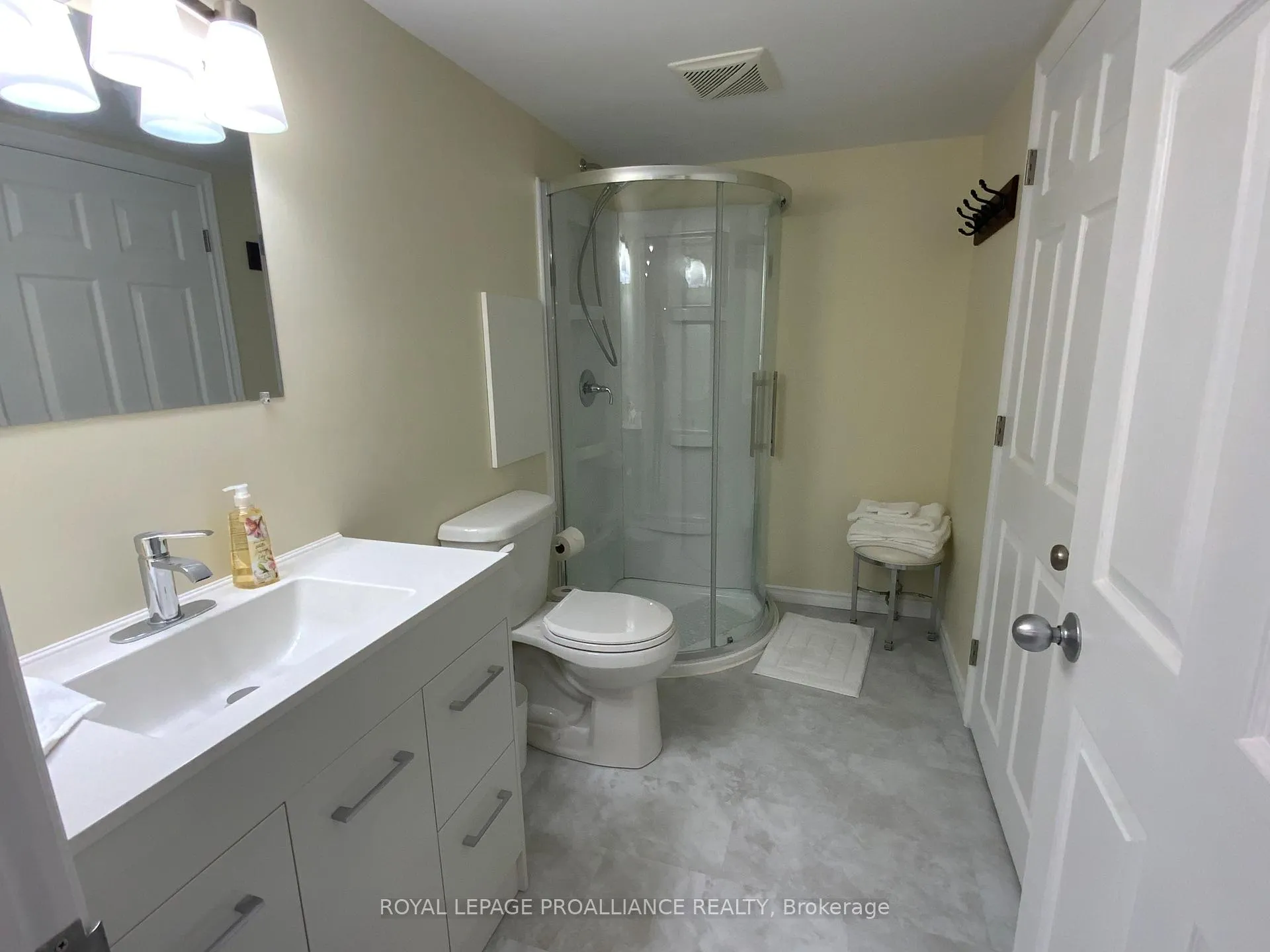 Photo 11 of Unit Lower, 138 Cloverleaf Drive, Belleville, Belleville Ward — HOMEH