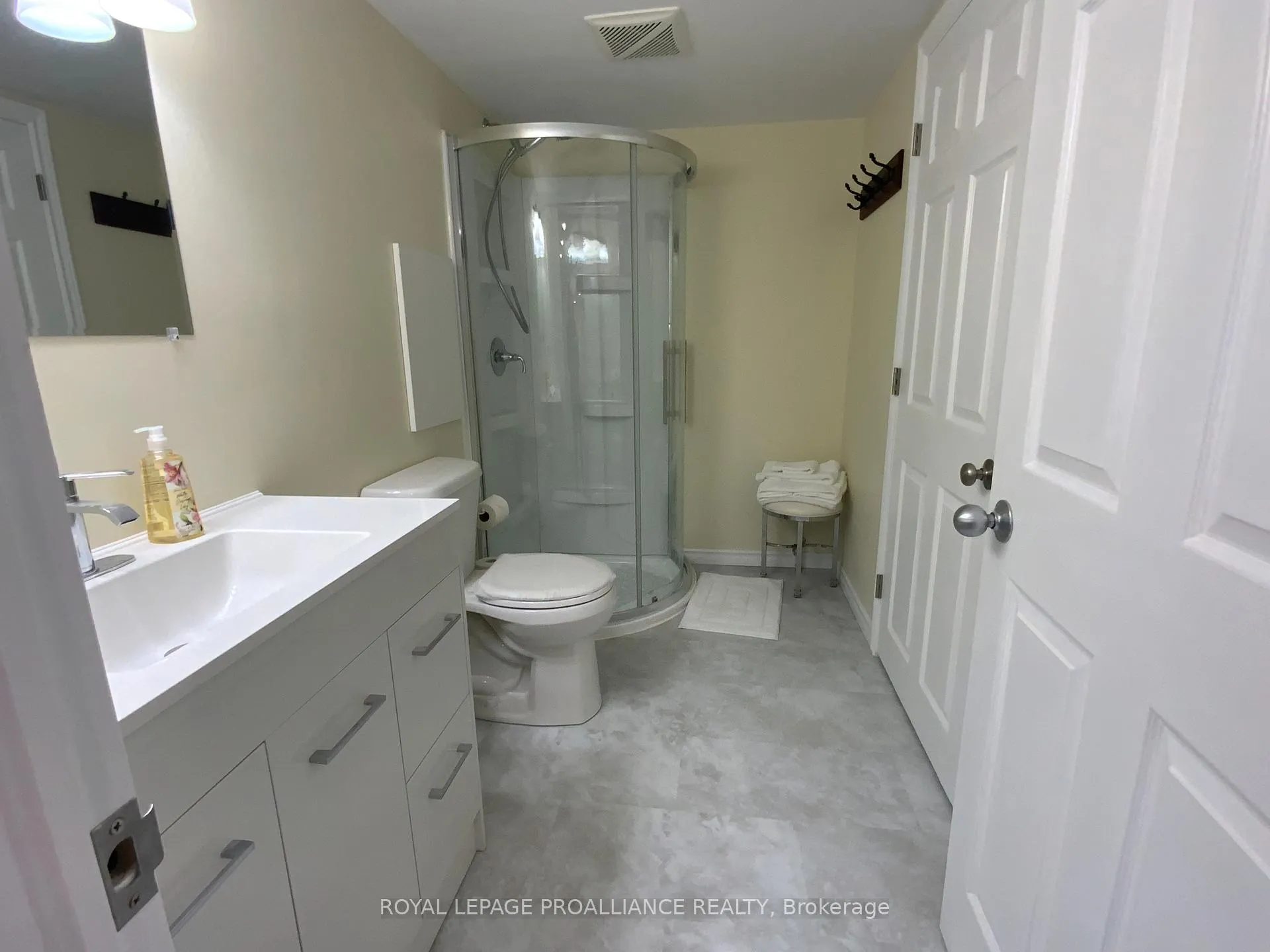 Photo 12 of Unit Lower, 138 Cloverleaf Drive, Belleville, Belleville Ward — HOMEH