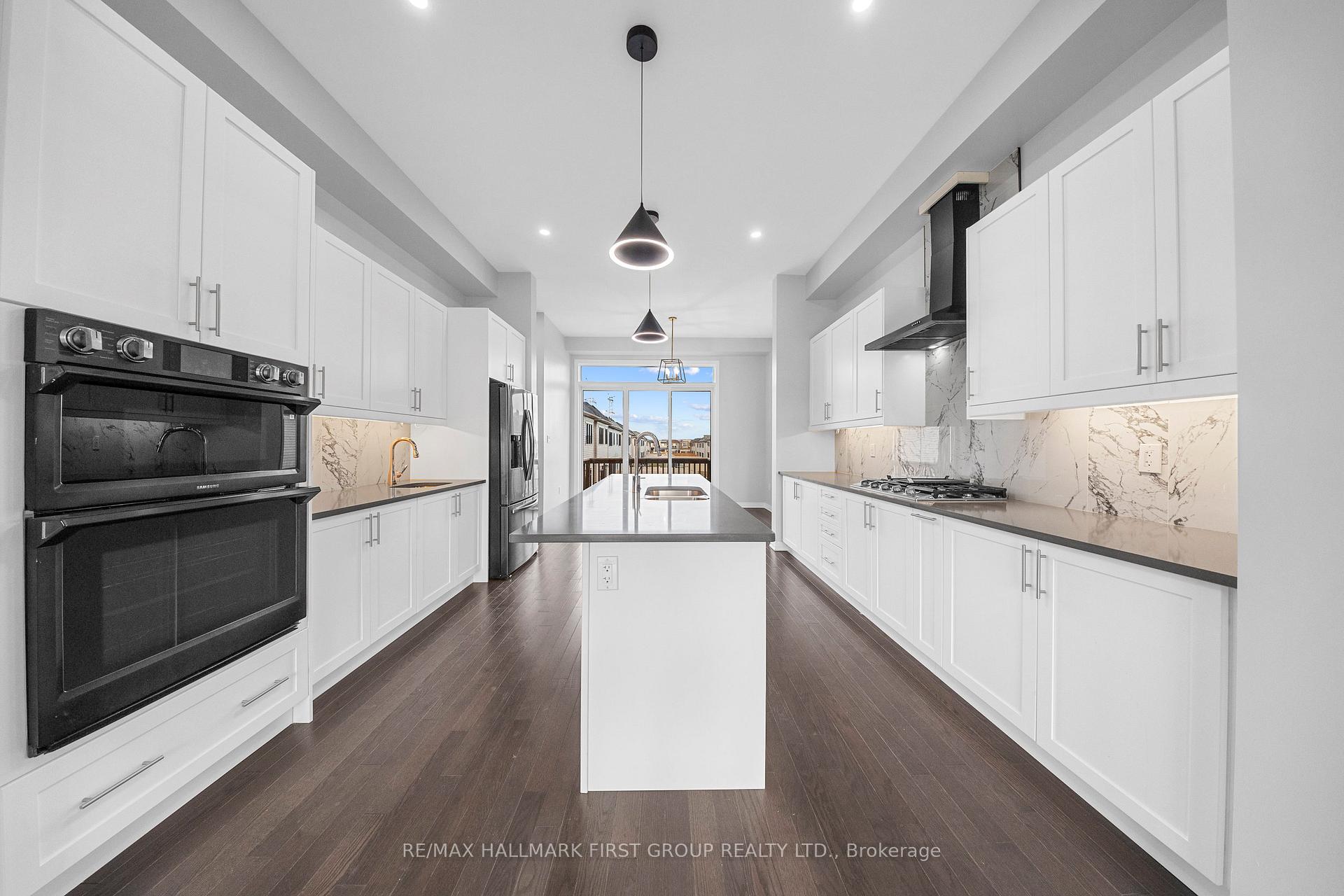 Photo 3 of 235 Port Darlington Road, Clarington, Bowmanville — HOMEH