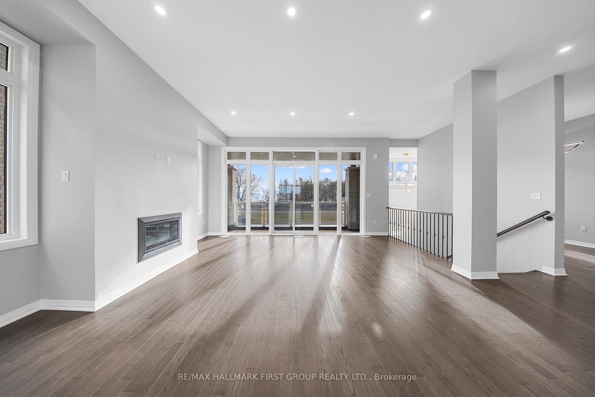 Photo 4 of 235 Port Darlington Road, Clarington, Bowmanville — HOMEH