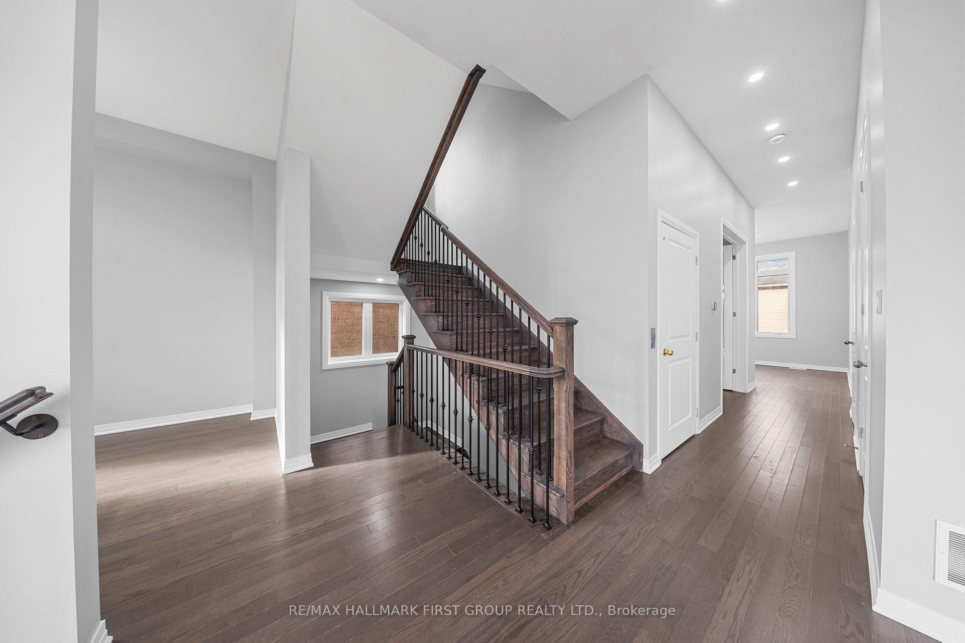 Photo 5 of 235 Port Darlington Road, Clarington, Bowmanville — HOMEH