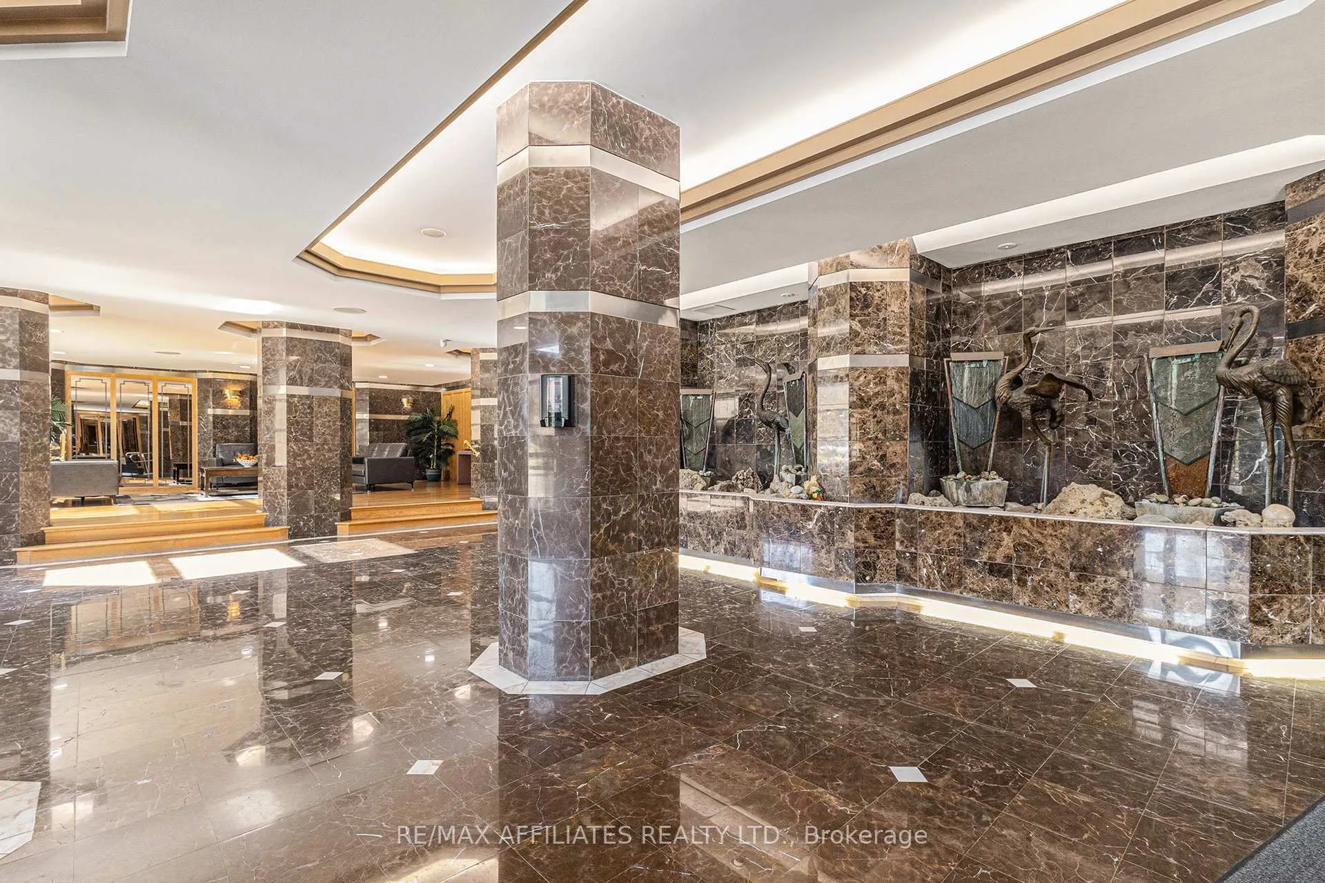 Photo 6 of Unit 407, 2760 Carousel Crescent, Ottawa, Emerald Woods/Sawmill Creek — HOMEH