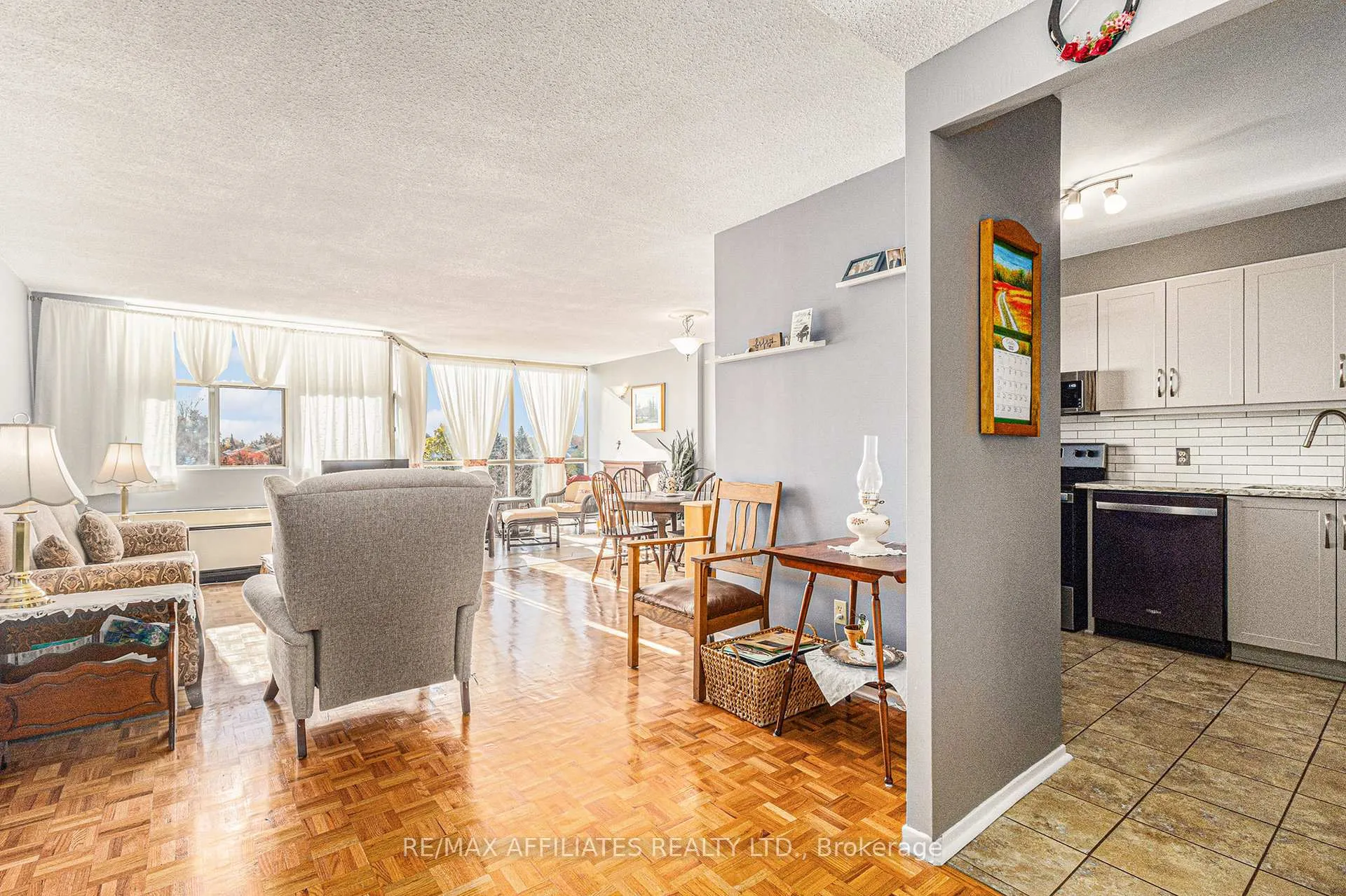 Photo 10 of Unit 407, 2760 Carousel Crescent, Ottawa, Emerald Woods/Sawmill Creek — HOMEH