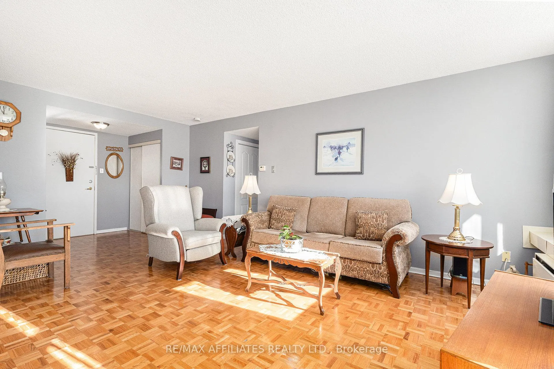 Photo 11 of Unit 407, 2760 Carousel Crescent, Ottawa, Emerald Woods/Sawmill Creek — HOMEH