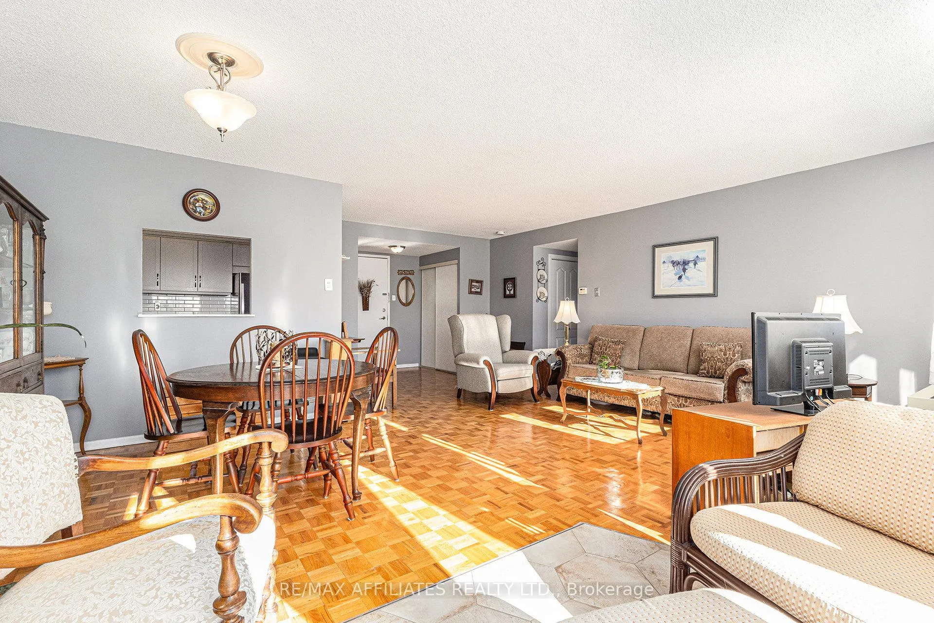 Photo 12 of Unit 407, 2760 Carousel Crescent, Ottawa, Emerald Woods/Sawmill Creek — HOMEH