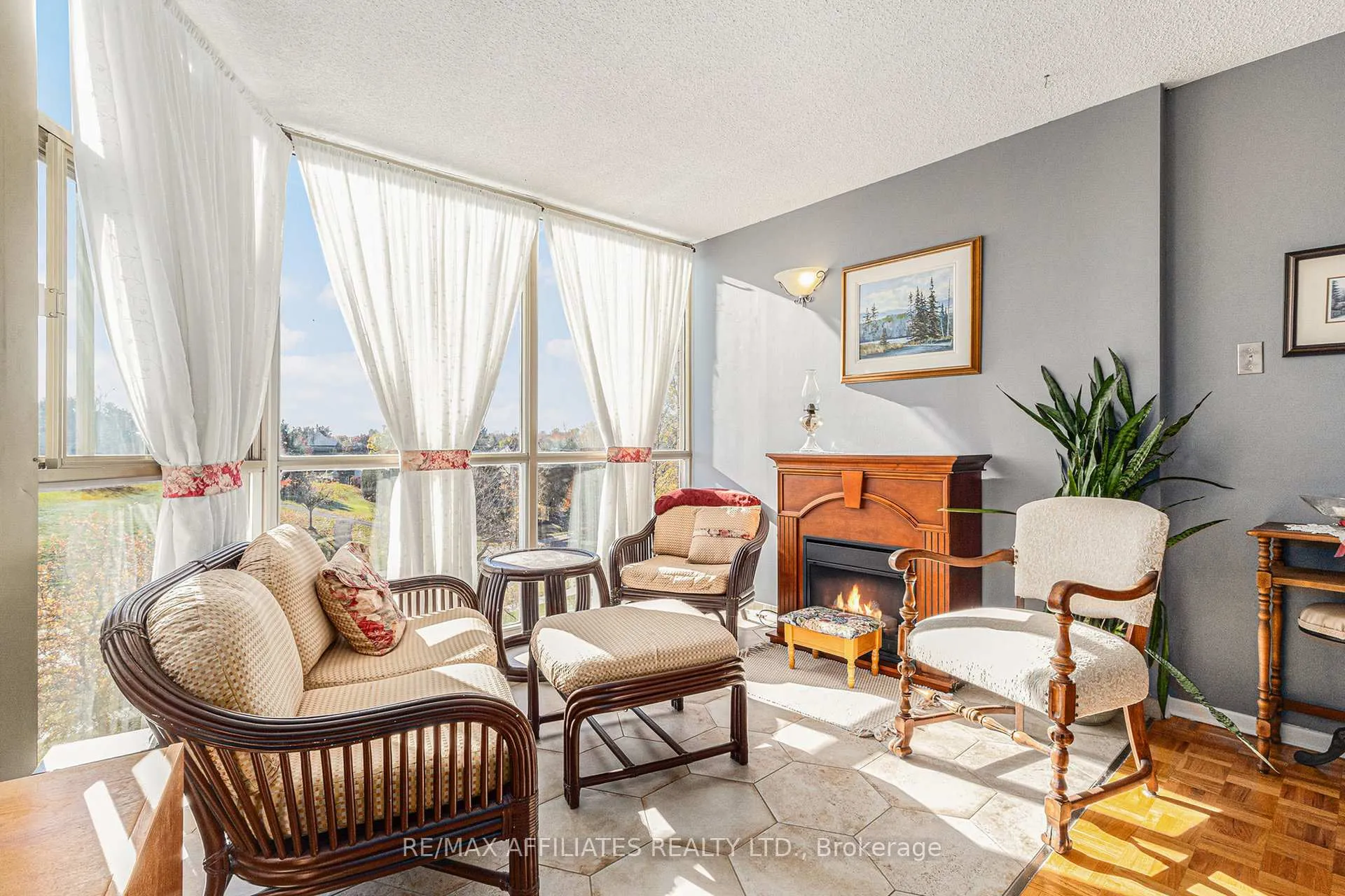 Photo 13 of Unit 407, 2760 Carousel Crescent, Ottawa, Emerald Woods/Sawmill Creek — HOMEH