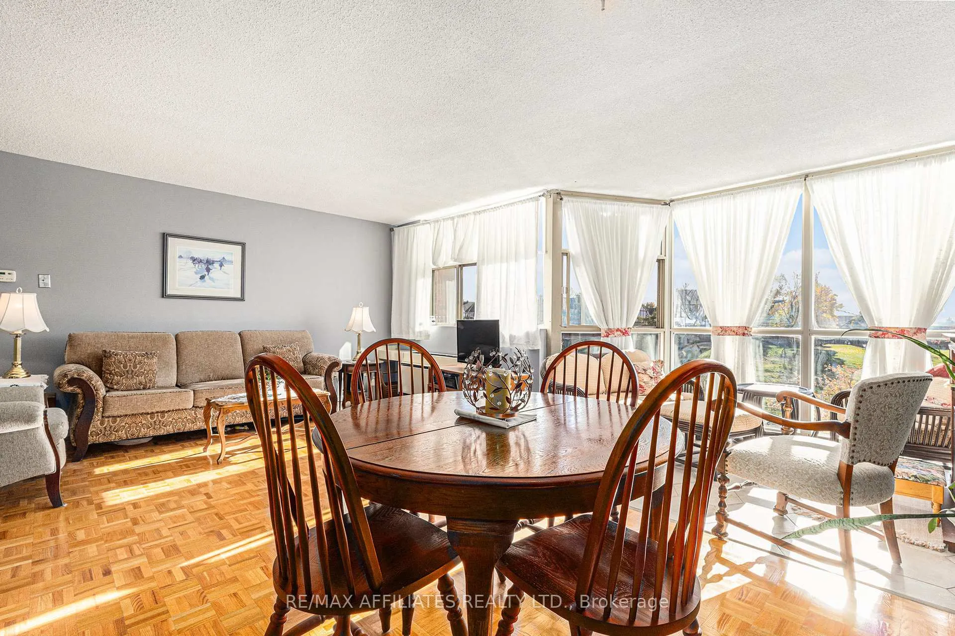 Photo 17 of Unit 407, 2760 Carousel Crescent, Ottawa, Emerald Woods/Sawmill Creek — HOMEH