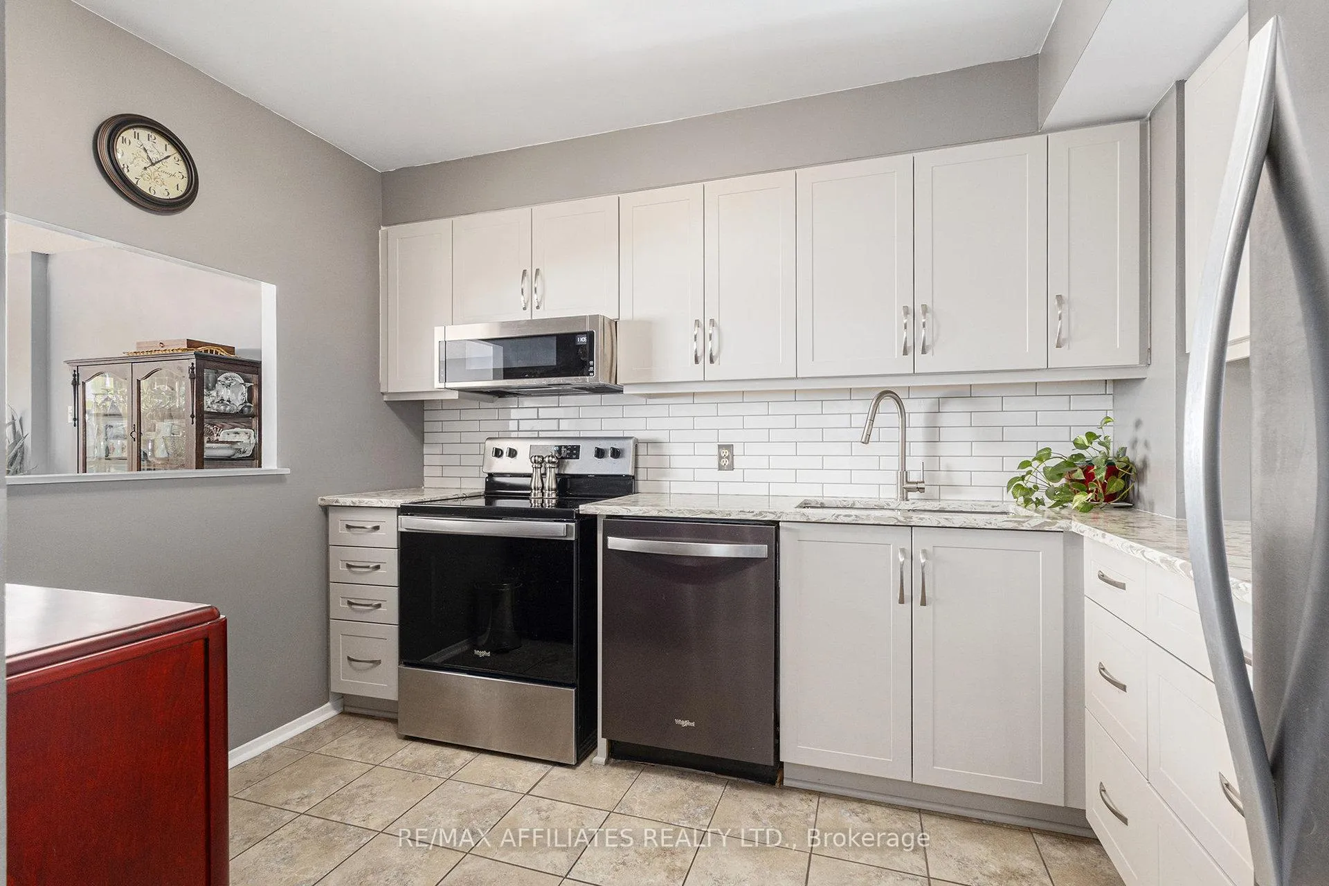 Photo 19 of Unit 407, 2760 Carousel Crescent, Ottawa, Emerald Woods/Sawmill Creek — HOMEH