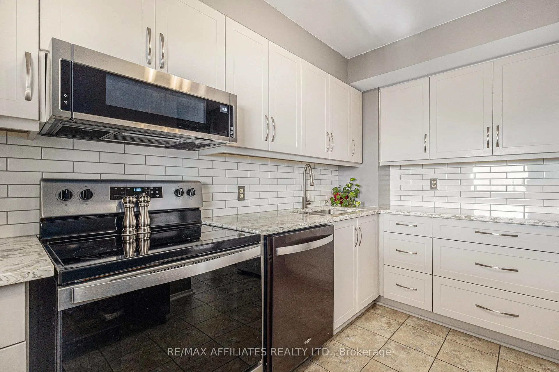 Photo 20 of Unit 407, 2760 Carousel Crescent, Ottawa, Emerald Woods/Sawmill Creek — HOMEH