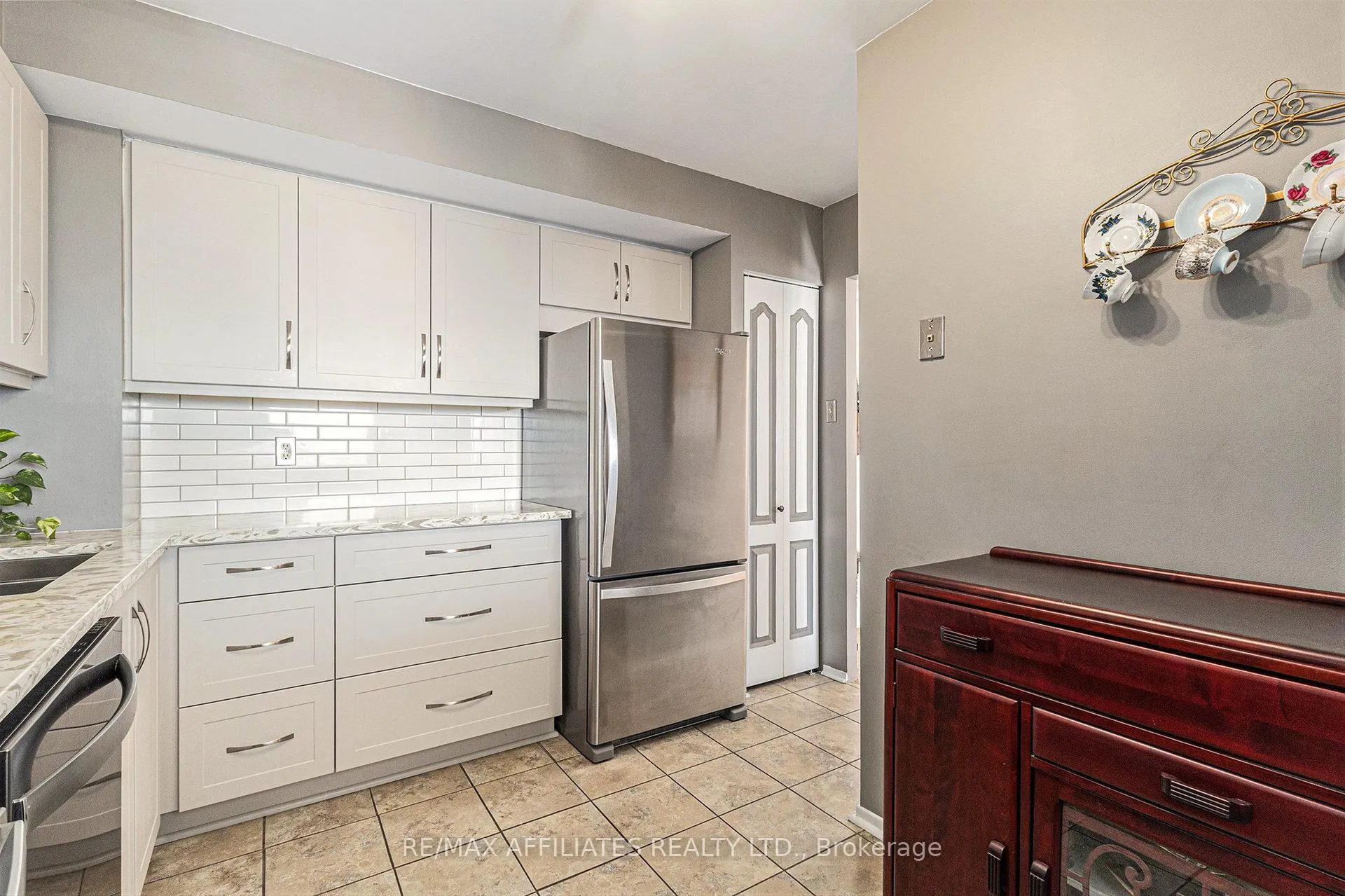 Photo 21 of Unit 407, 2760 Carousel Crescent, Ottawa, Emerald Woods/Sawmill Creek — HOMEH