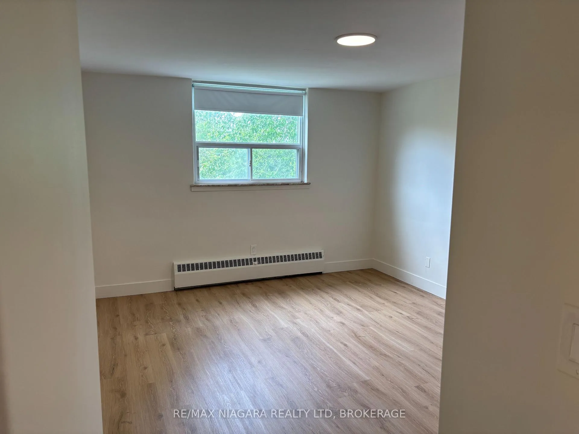 Photo 6 of Unit 308, 6320 Valley Way, Niagara Falls, Cherrywood — HOMEH