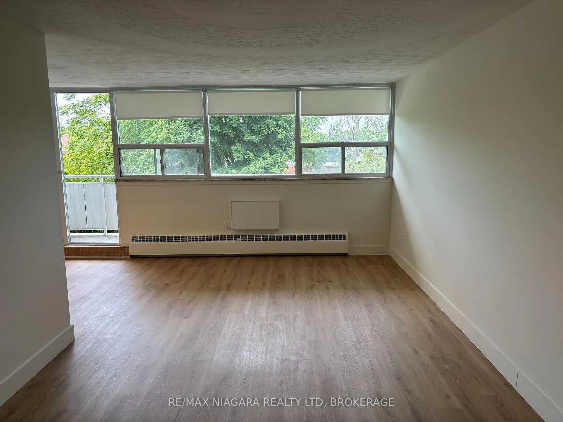 Photo 8 of Unit 308, 6320 Valley Way, Niagara Falls, Cherrywood — HOMEH