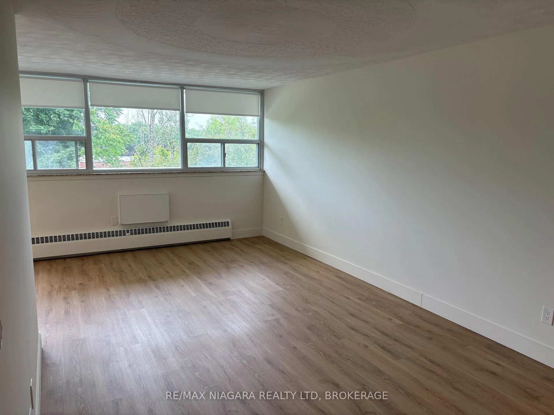 Photo 10 of Unit 308, 6320 Valley Way, Niagara Falls, Cherrywood — HOMEH
