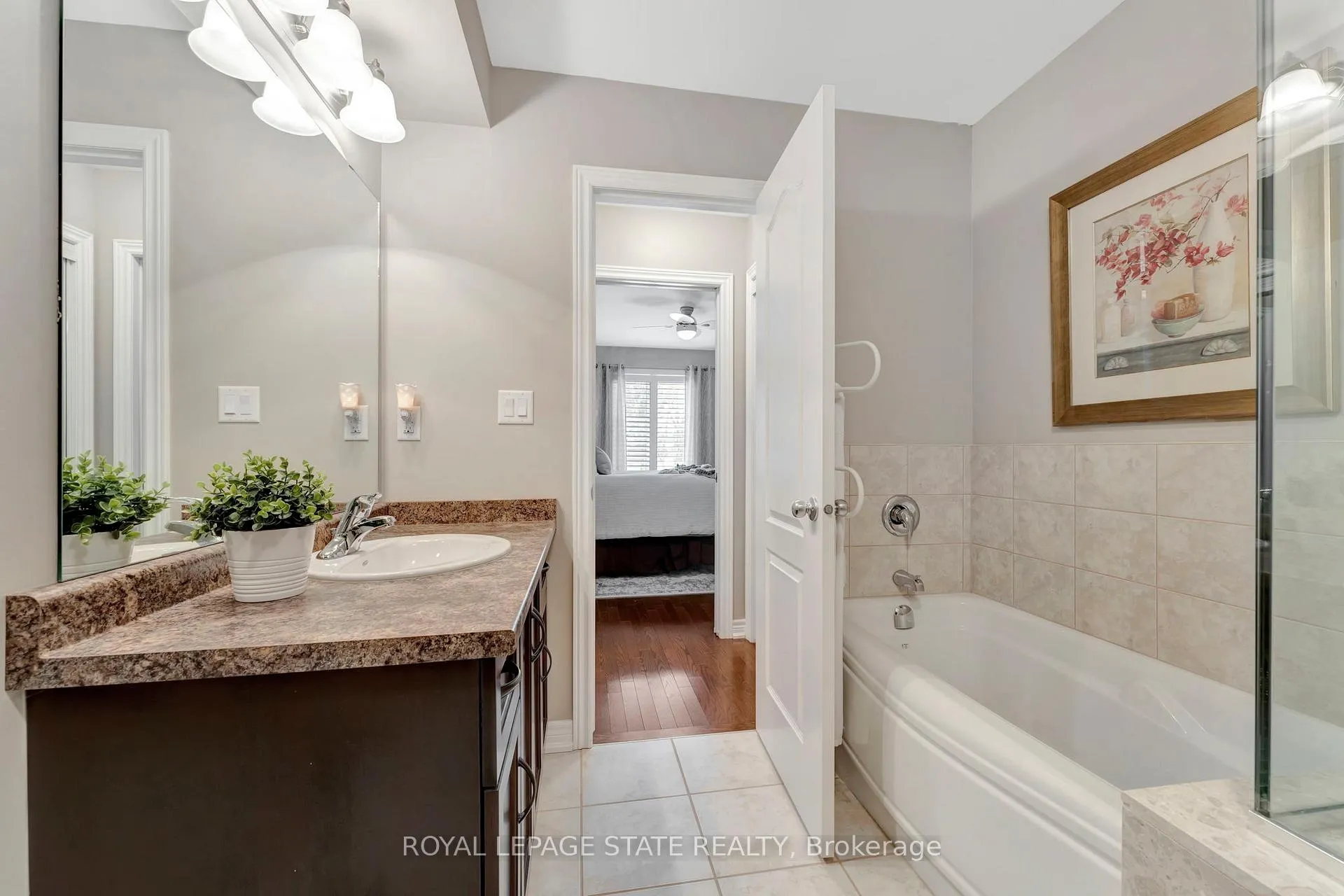 Photo 13 of 78 Toulon Avenue, Hamilton, Ancaster — HOMEH