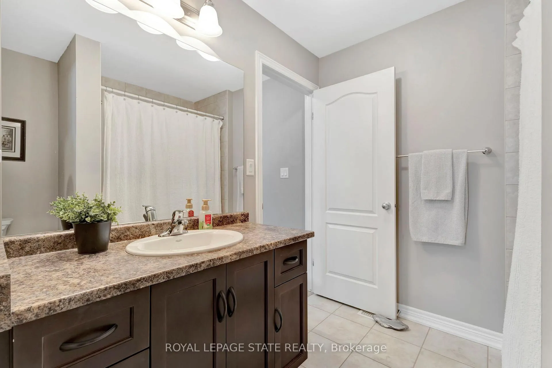 Photo 20 of 78 Toulon Avenue, Hamilton, Ancaster — HOMEH