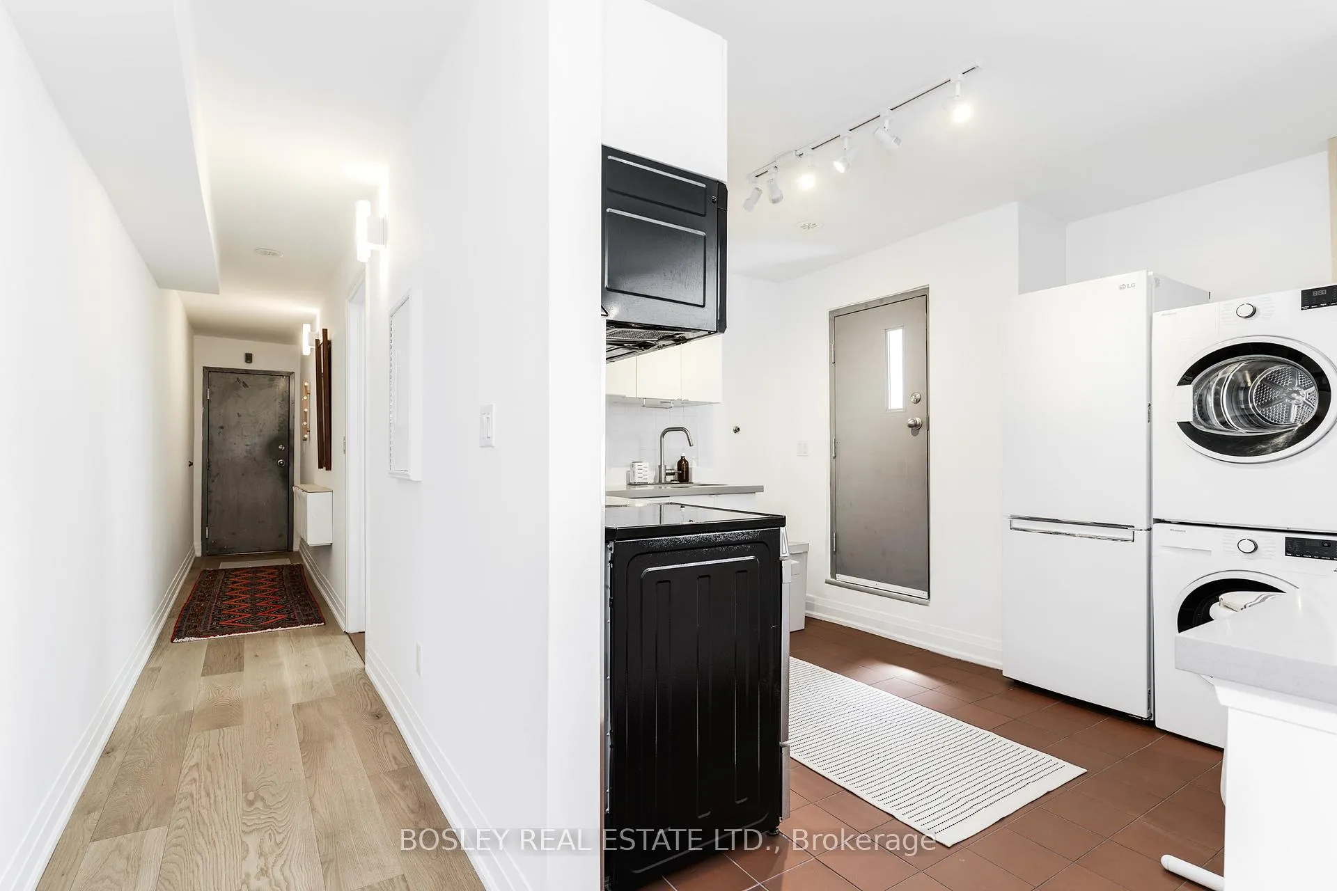Photo 8 of Unit 3, 423 Vaughan Road, Toronto, Humewood-Cedarvale — HOMEH