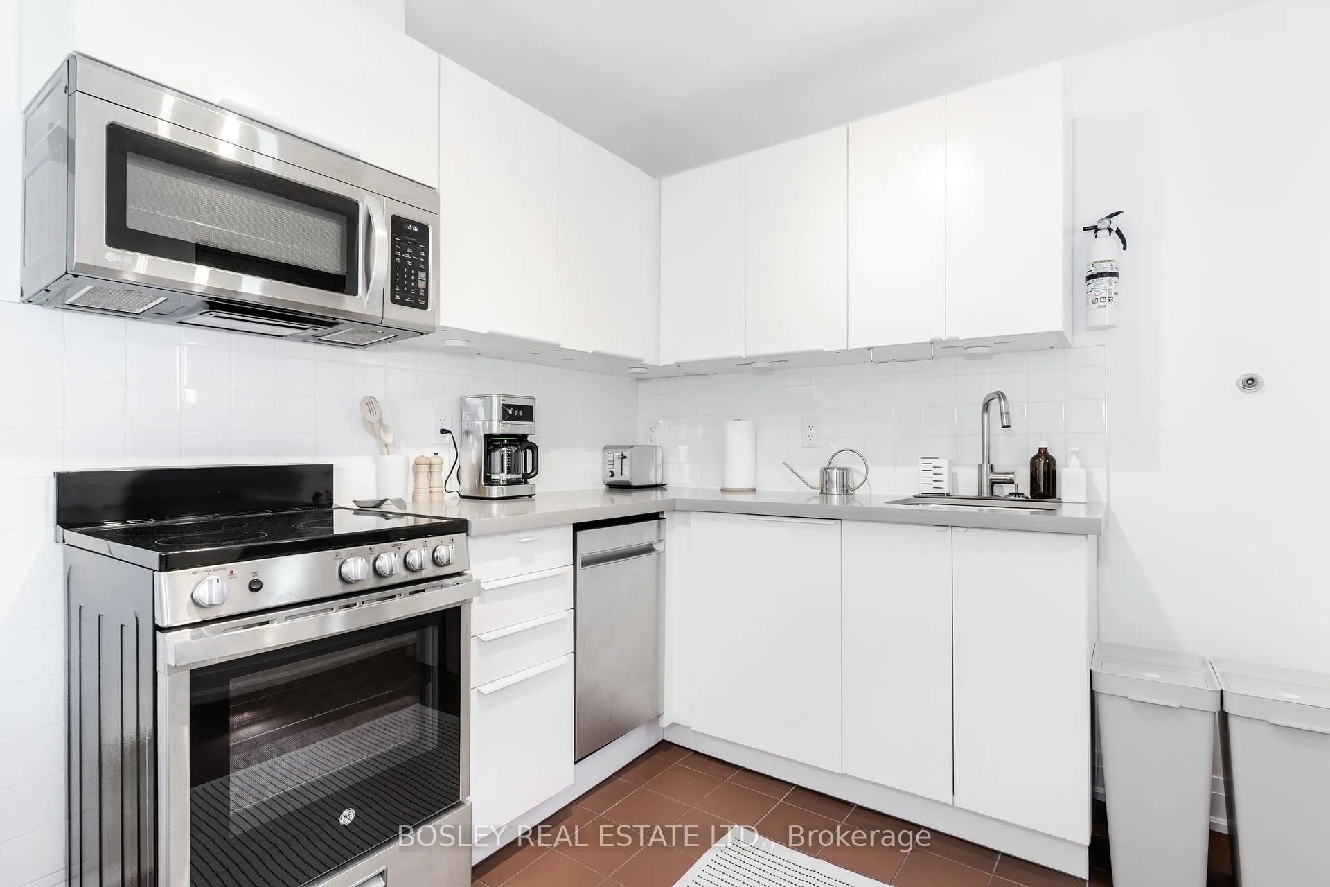 Photo 10 of Unit 3, 423 Vaughan Road, Toronto, Humewood-Cedarvale — HOMEH