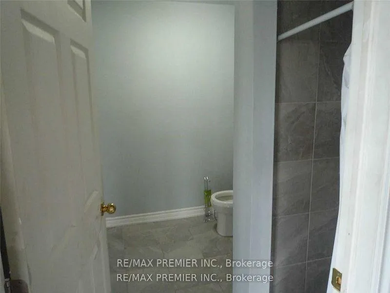 Photo 3 of Unit 3rd Flr, 8066 Kipling Avenue, Vaughan, West Woodbridge — HOMEH