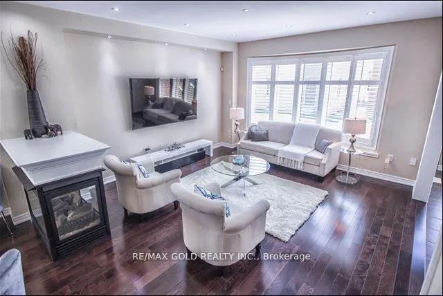 Photo 3 of 102 Veterans Drive, Brampton, Northwest Brampton — HOMEH