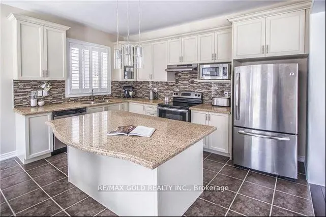 Photo 5 of 102 Veterans Drive, Brampton, Northwest Brampton — HOMEH