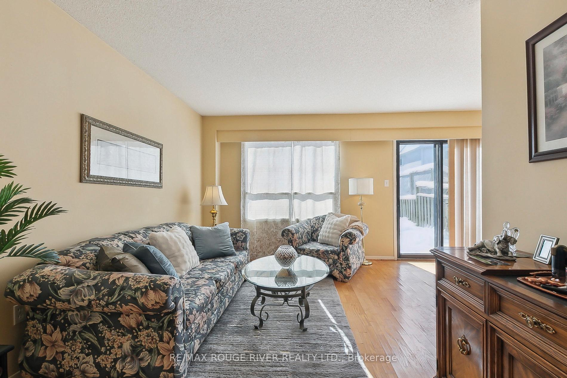 Photo 4 of 5 Carr Drive, Ajax, Central — HOMEH