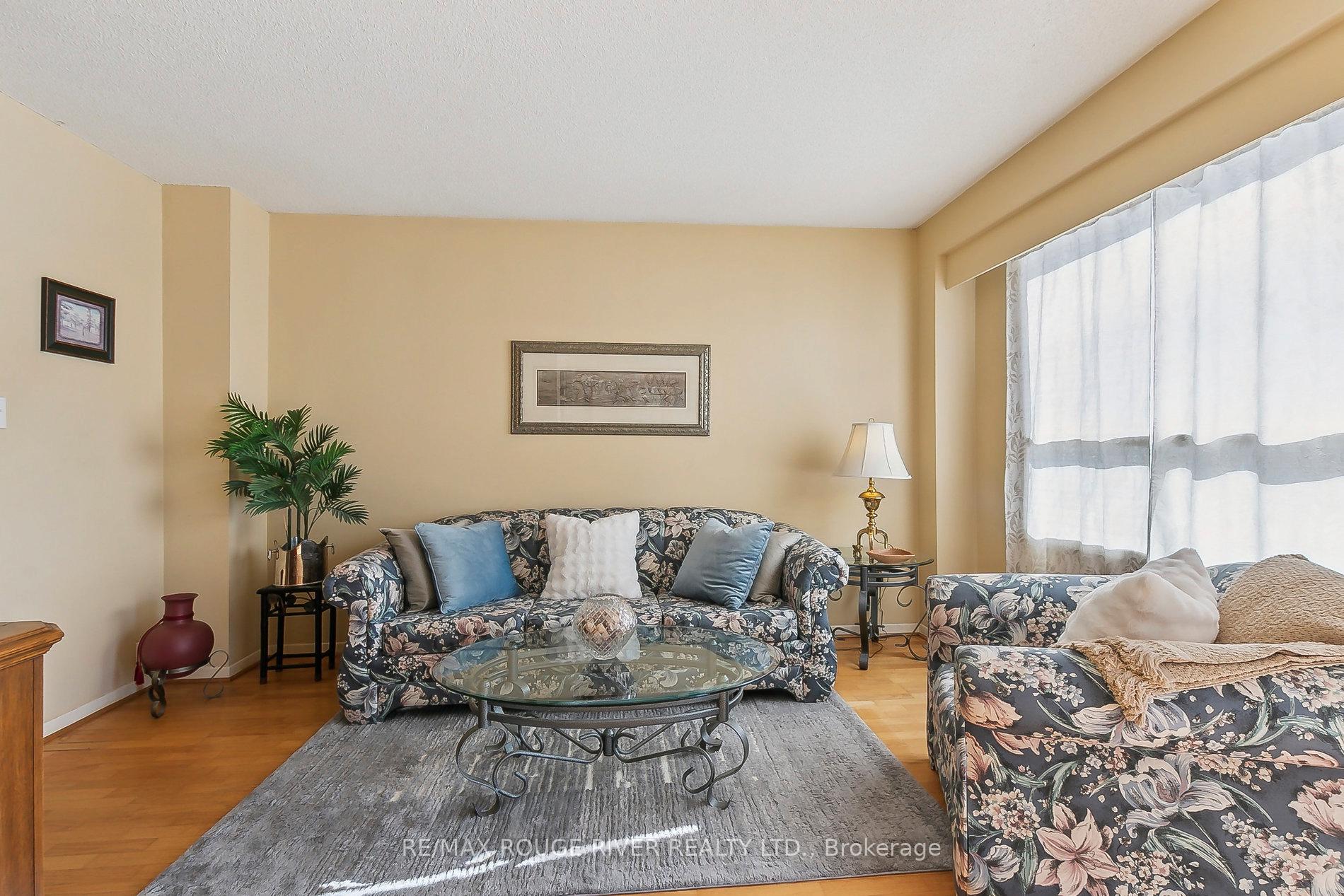 Photo 5 of 5 Carr Drive, Ajax, Central — HOMEH