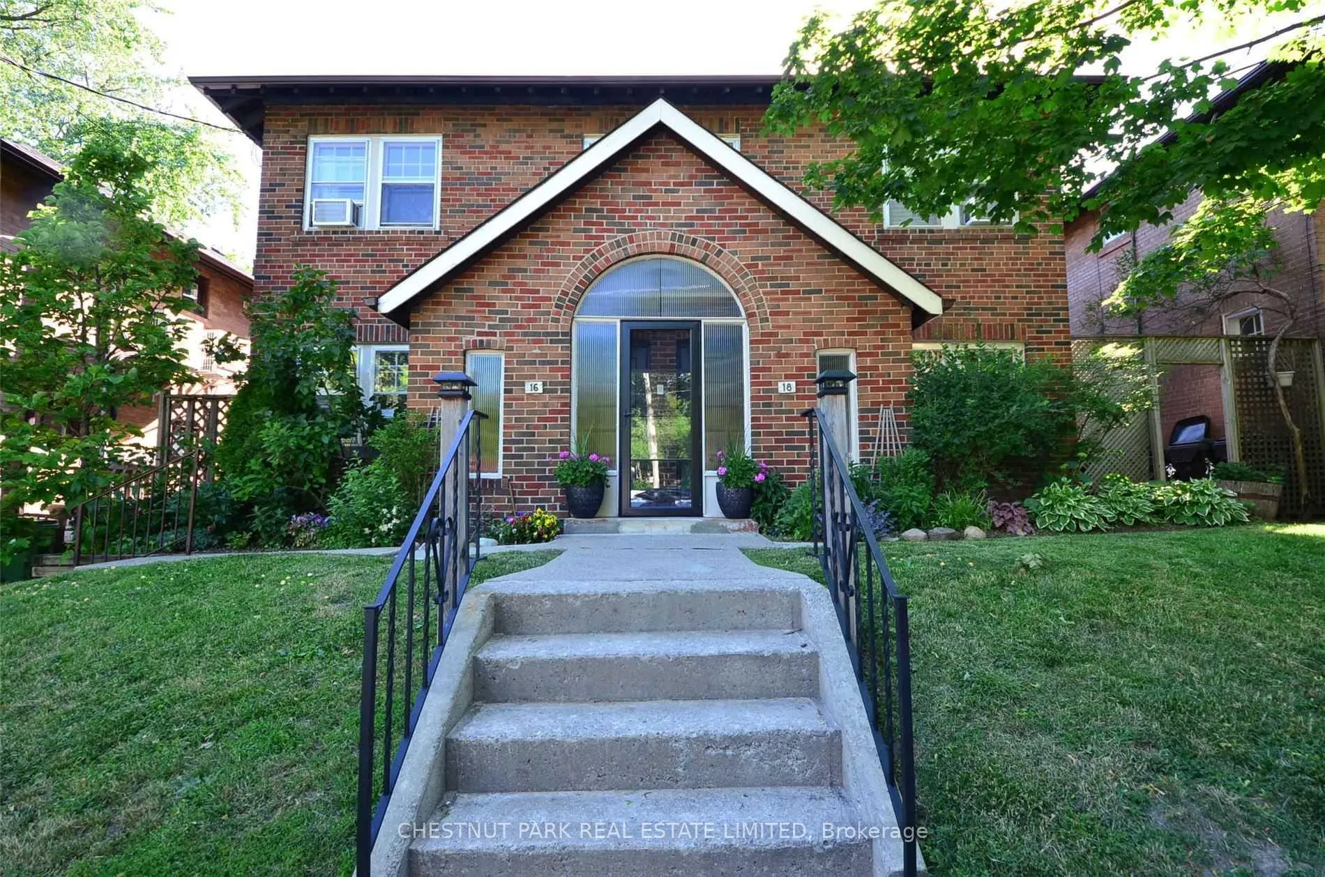 Front of Unit Main, 18 Acacia Road