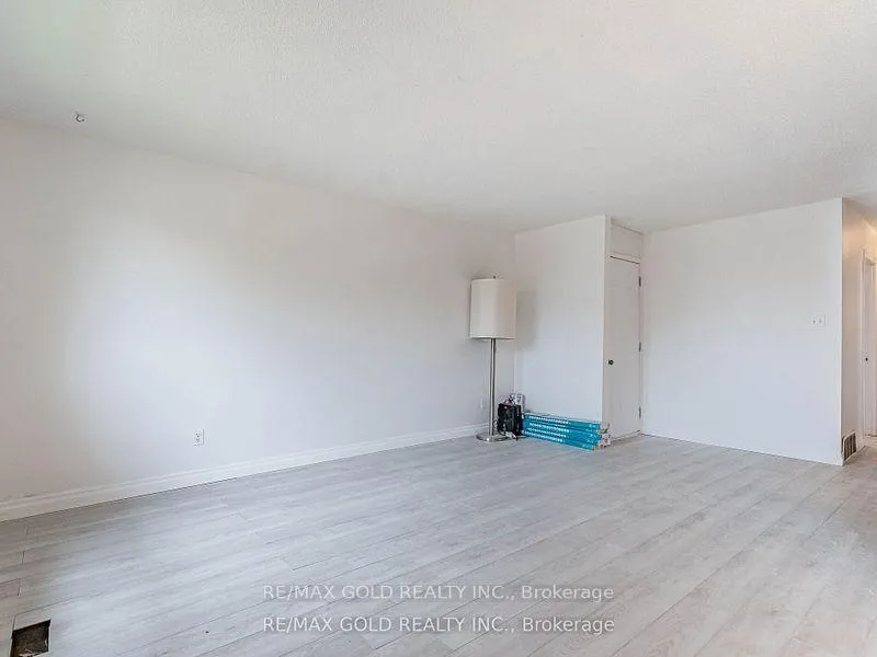 Photo 8 of 156 Gordon Drummond Avenue, Hamilton, Stoney Creek — HOMEH