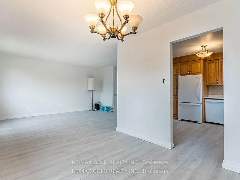 Photo 10 of 156 Gordon Drummond Avenue, Hamilton, Stoney Creek — HOMEH