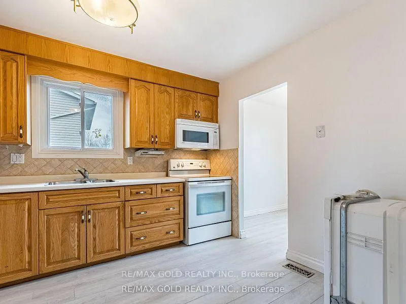 Photo 12 of 156 Gordon Drummond Avenue, Hamilton, Stoney Creek — HOMEH