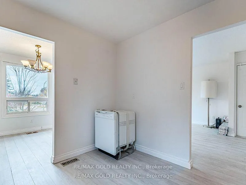 Photo 13 of 156 Gordon Drummond Avenue, Hamilton, Stoney Creek — HOMEH