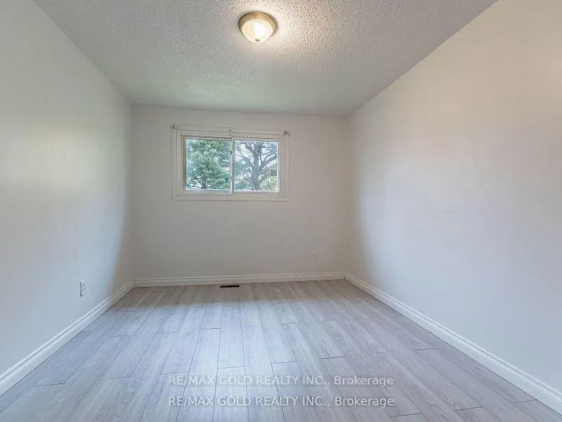 Photo 17 of 156 Gordon Drummond Avenue, Hamilton, Stoney Creek — HOMEH