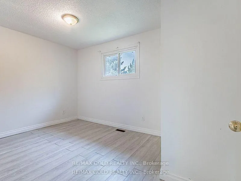 Photo 18 of 156 Gordon Drummond Avenue, Hamilton, Stoney Creek — HOMEH