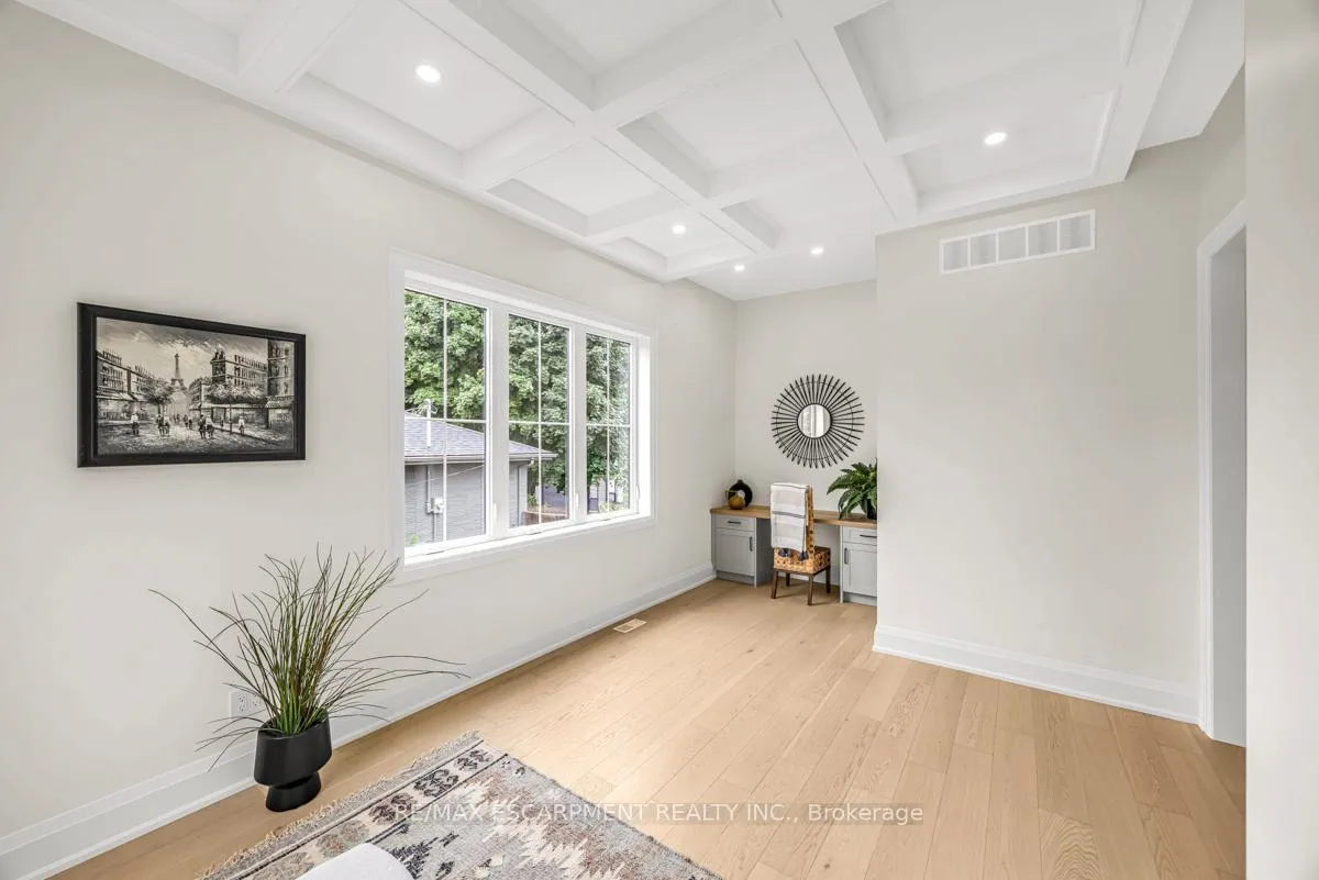 Photo 6 of 63 Brian Boulevard, Hamilton, Waterdown — HOMEH