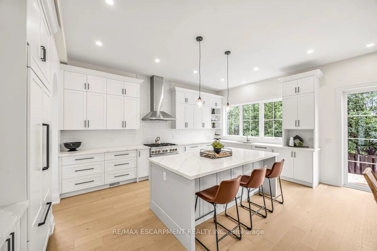 Photo 9 of 63 Brian Boulevard, Hamilton, Waterdown — HOMEH