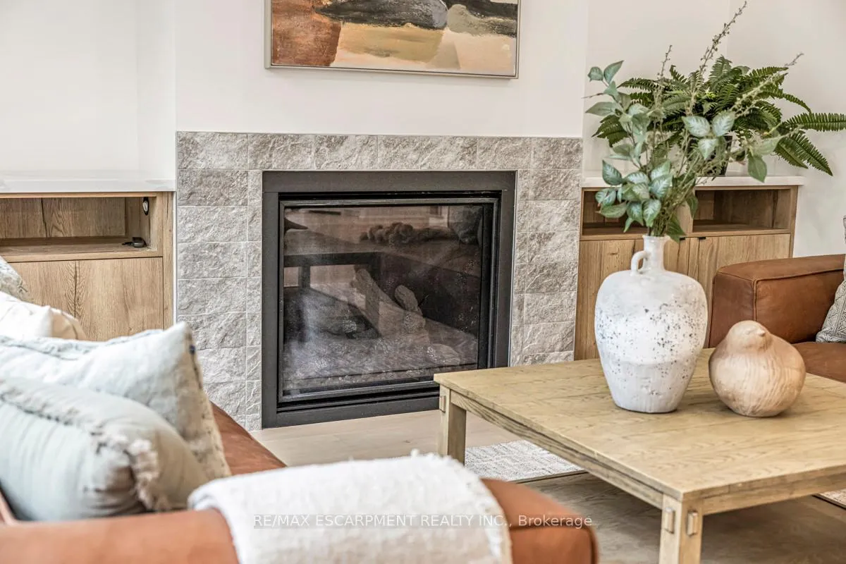 Photo 17 of 63 Brian Boulevard, Hamilton, Waterdown — HOMEH