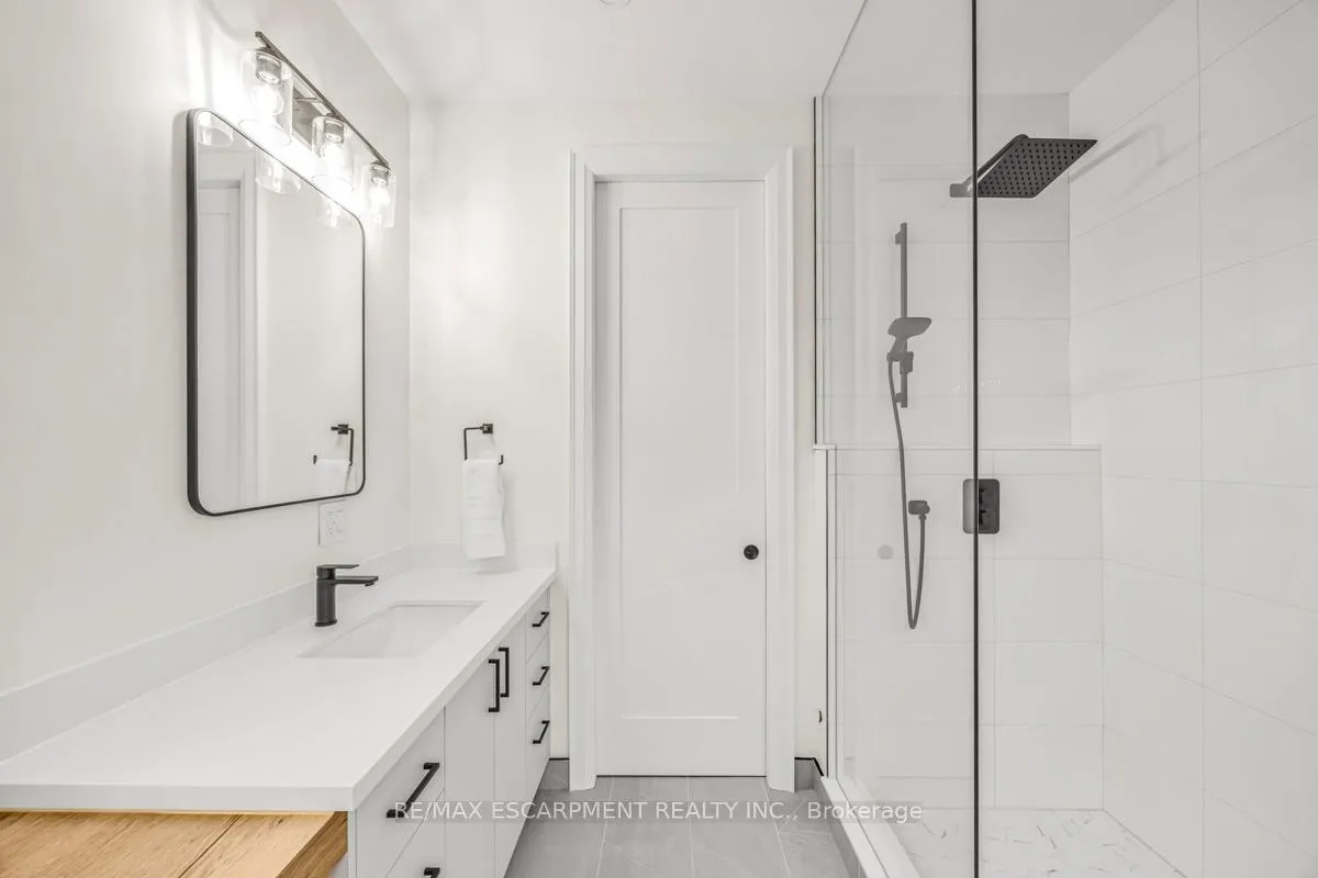 Photo 30 of 63 Brian Boulevard, Hamilton, Waterdown — HOMEH