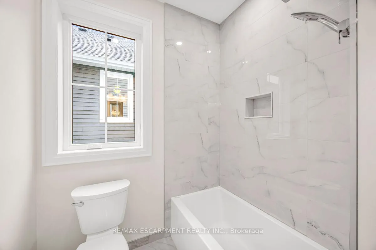 Photo 34 of 63 Brian Boulevard, Hamilton, Waterdown — HOMEH