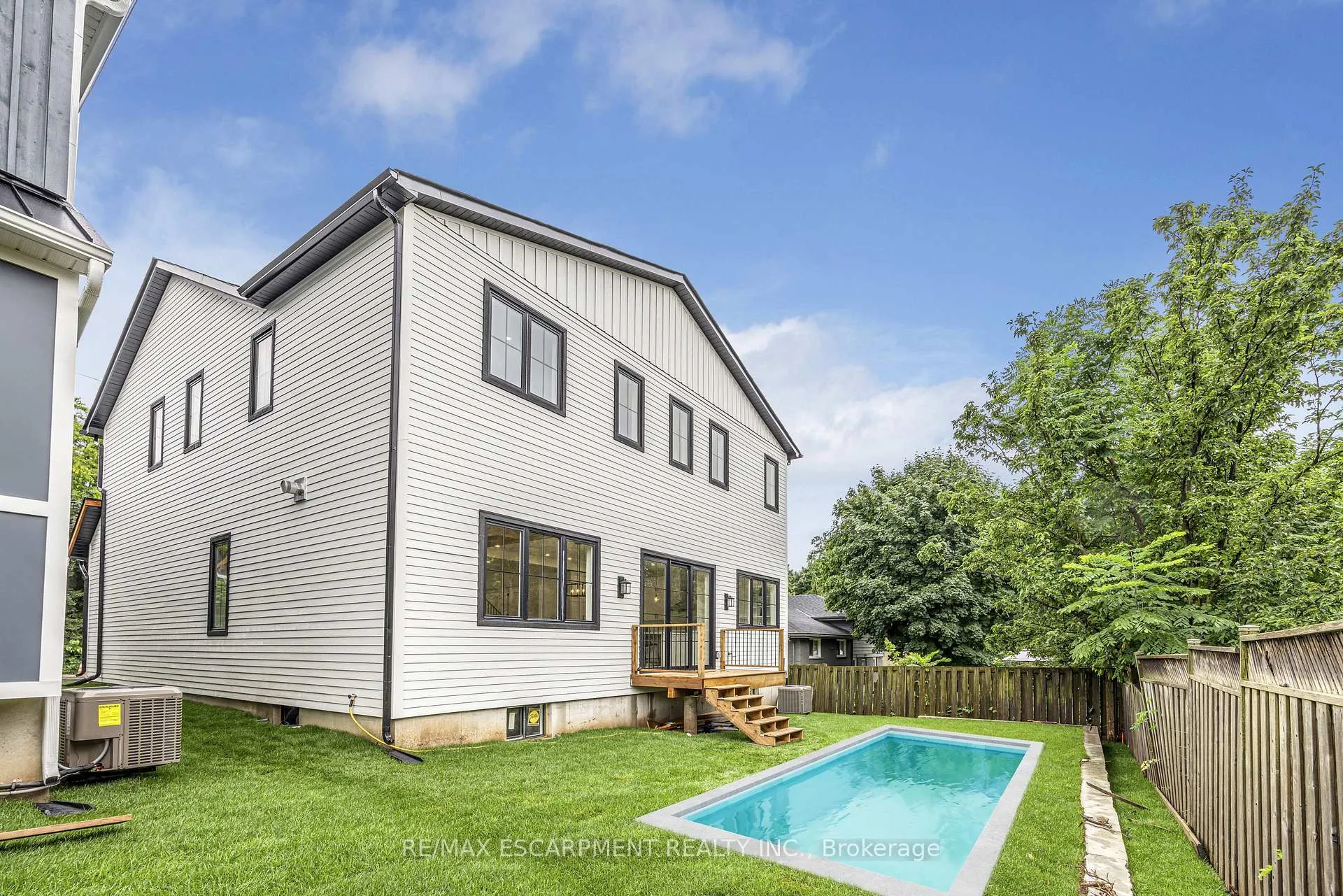 Photo 38 of 63 Brian Boulevard, Hamilton, Waterdown — HOMEH