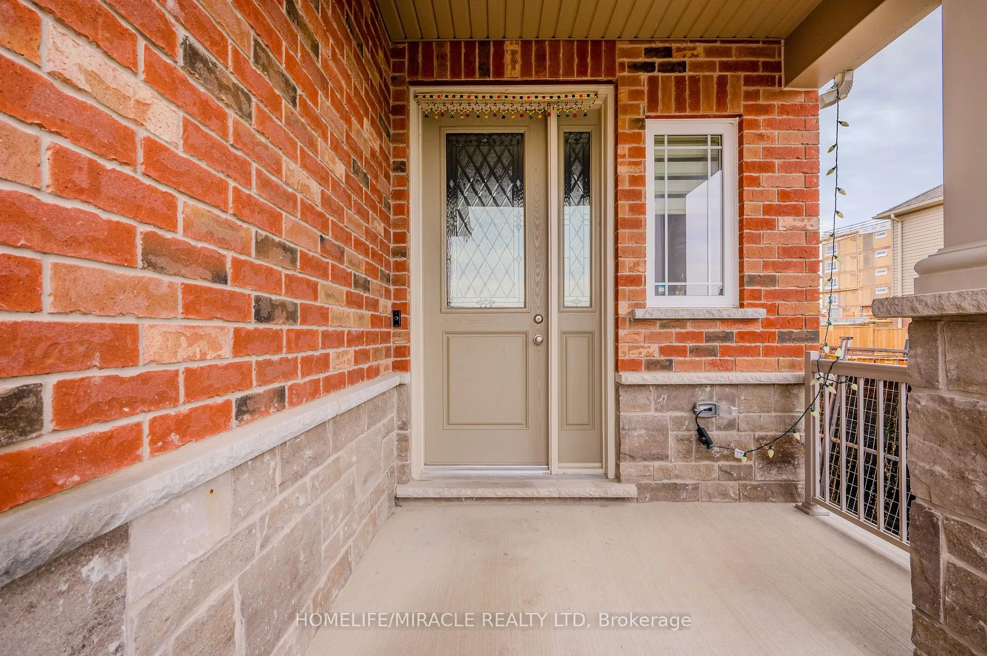 Photo 3 of 481 Rivertrail Avenue, Kitchener — HOMEH