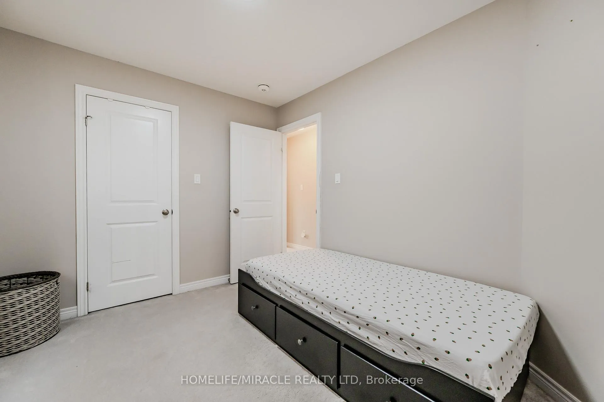 Photo 17 of 481 Rivertrail Avenue, Kitchener — HOMEH
