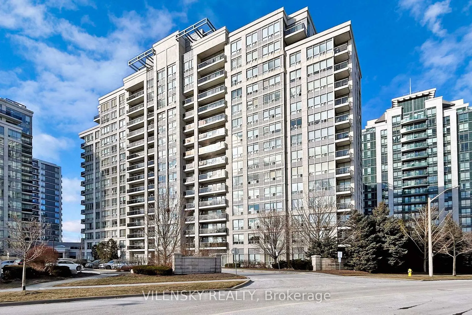 Photo 1 of Unit 309, 50 Disera Drive, Vaughan, Beverley Glen — HOMEH