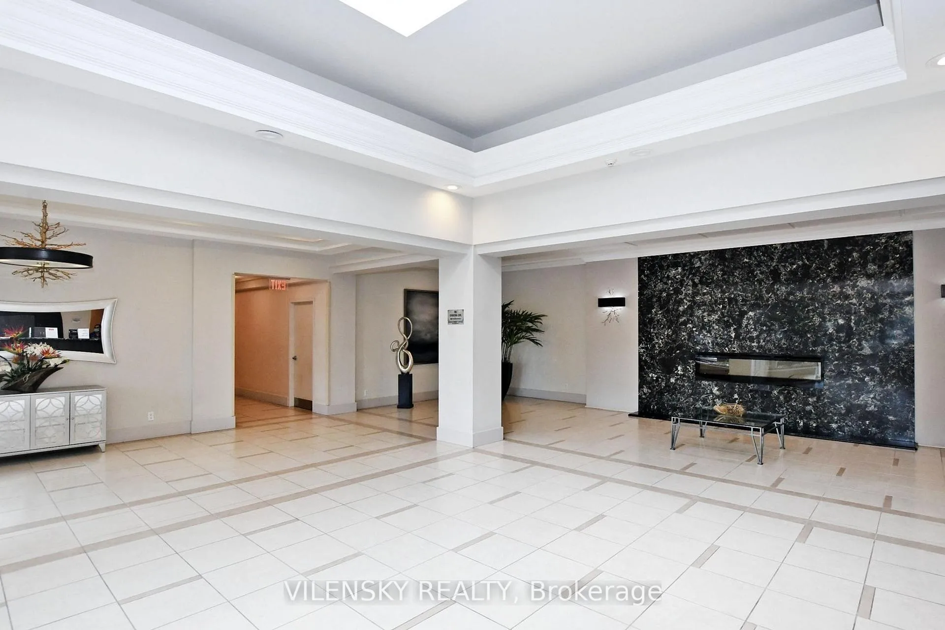 Photo 4 of Unit 309, 50 Disera Drive, Vaughan, Beverley Glen — HOMEH