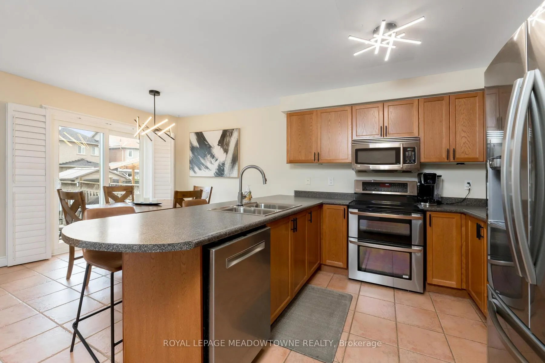 Photo 9 of 143 Porchlight Road, Brampton, Fletcher's Creek Village — HOMEH