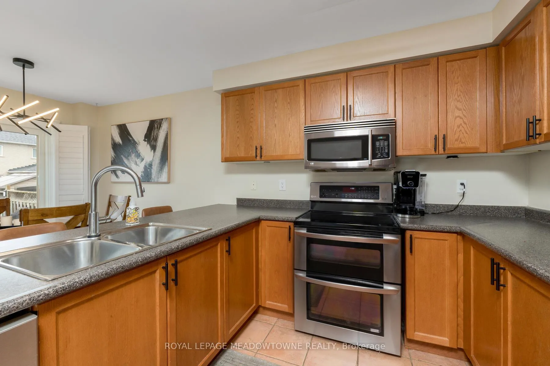 Photo 12 of 143 Porchlight Road, Brampton, Fletcher's Creek Village — HOMEH