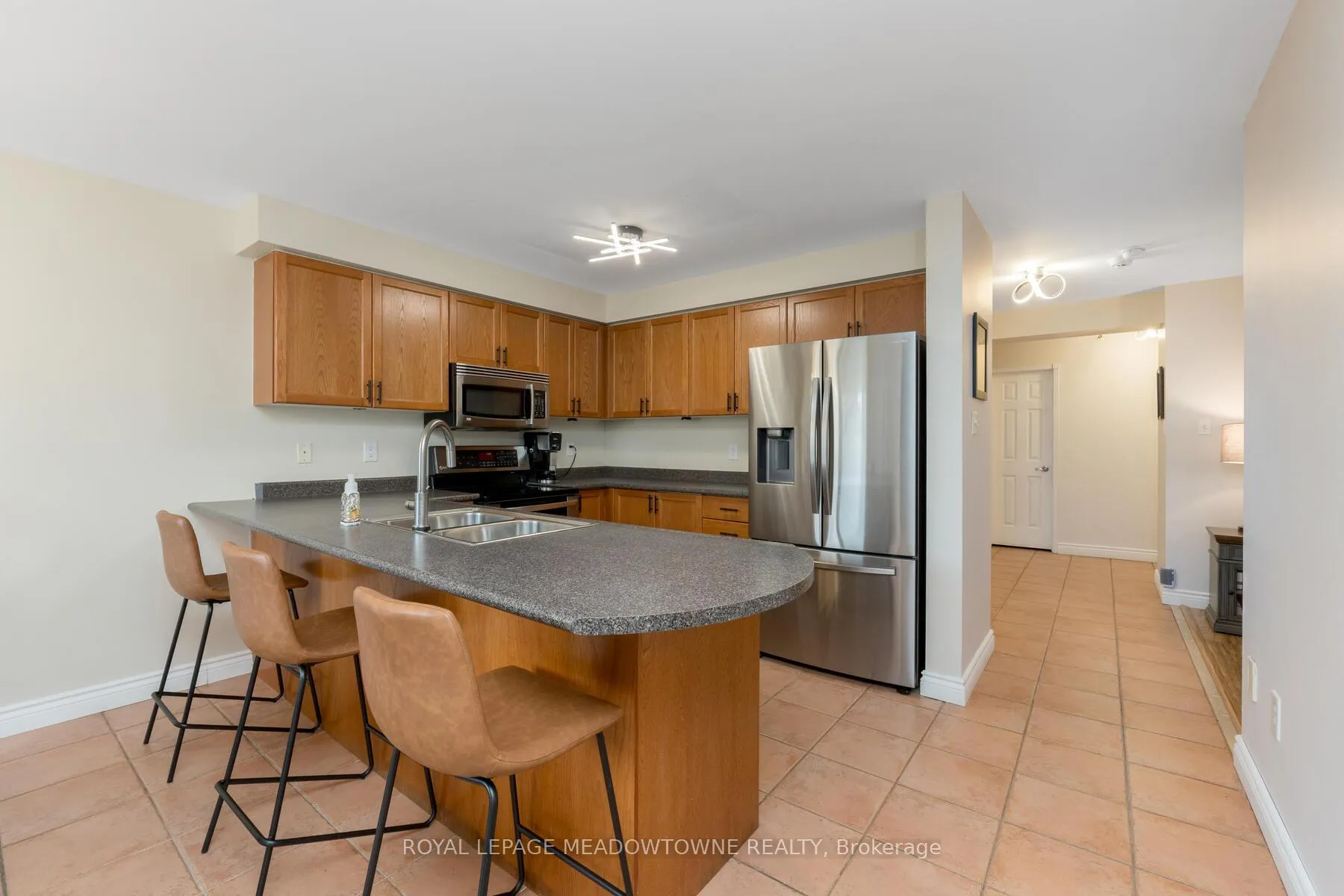 Photo 13 of 143 Porchlight Road, Brampton, Fletcher's Creek Village — HOMEH