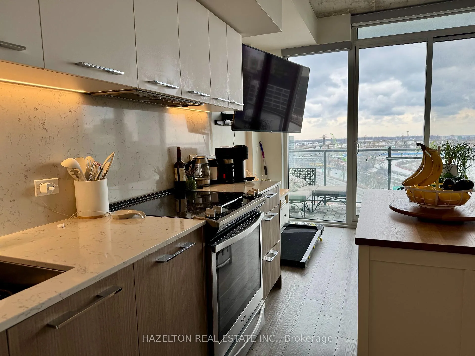 Photo 5 of Unit 815, 15 Baseball Place, Toronto, South Riverdale — HOMEH