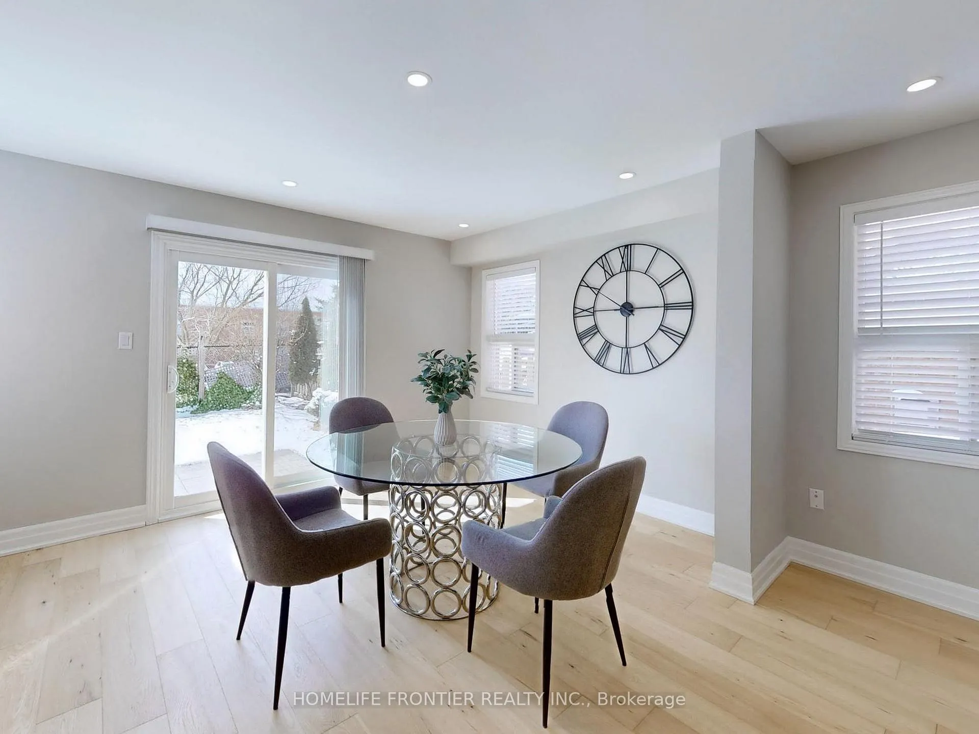 Photo 7 of 10 Delattaye Avenue, Aurora, Bayview Northeast — HOMEH